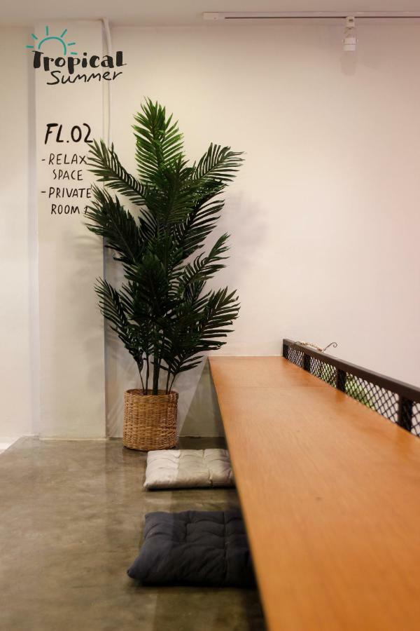 Tropical Summer Hostel Bangkok Ngoại thất bức ảnh
