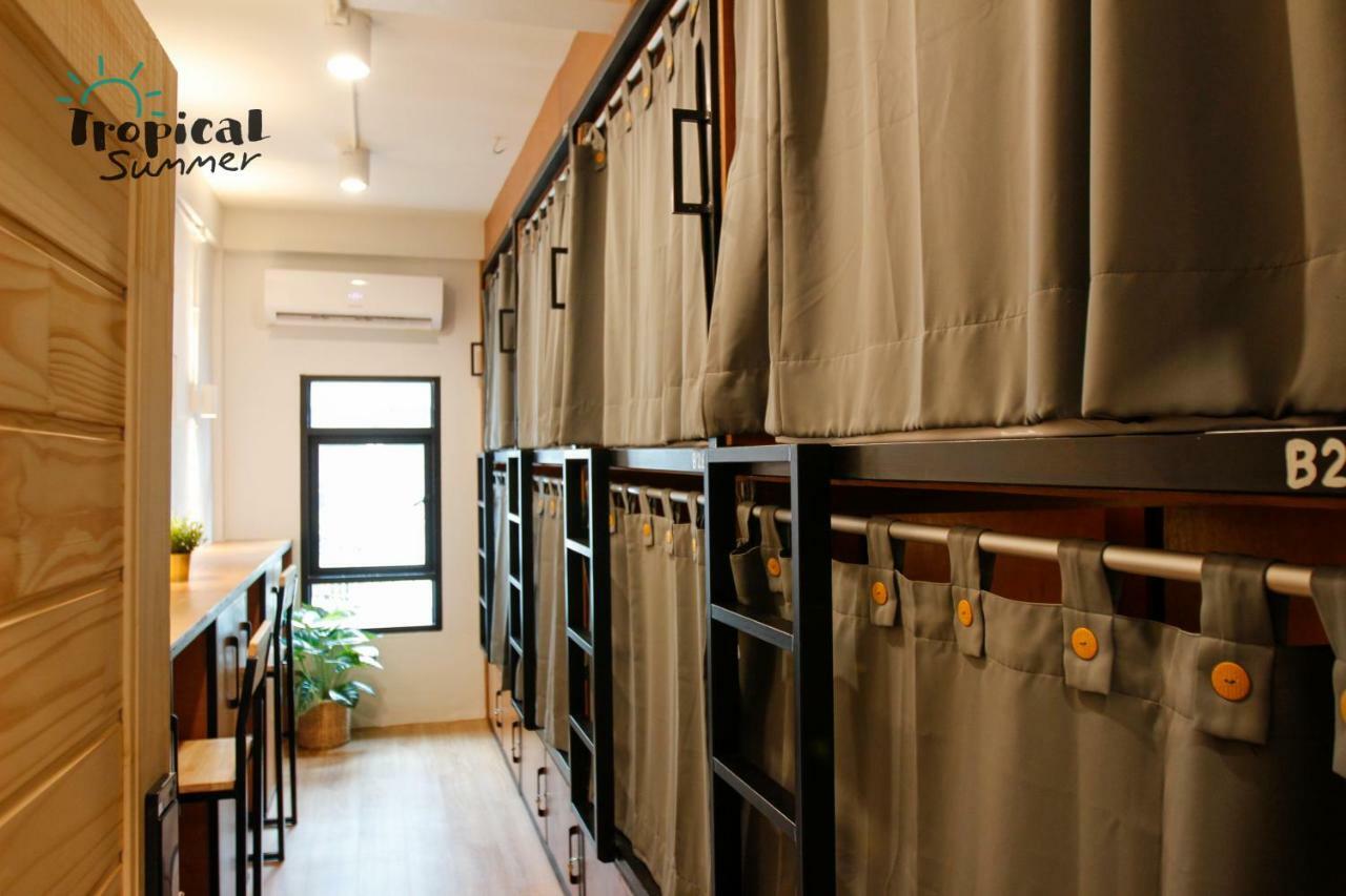Tropical Summer Hostel Bangkok Ngoại thất bức ảnh